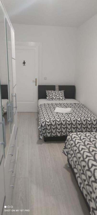 Apartman R&R,3 Room Apartman In The Center Σίμπενικ Εξωτερικό φωτογραφία